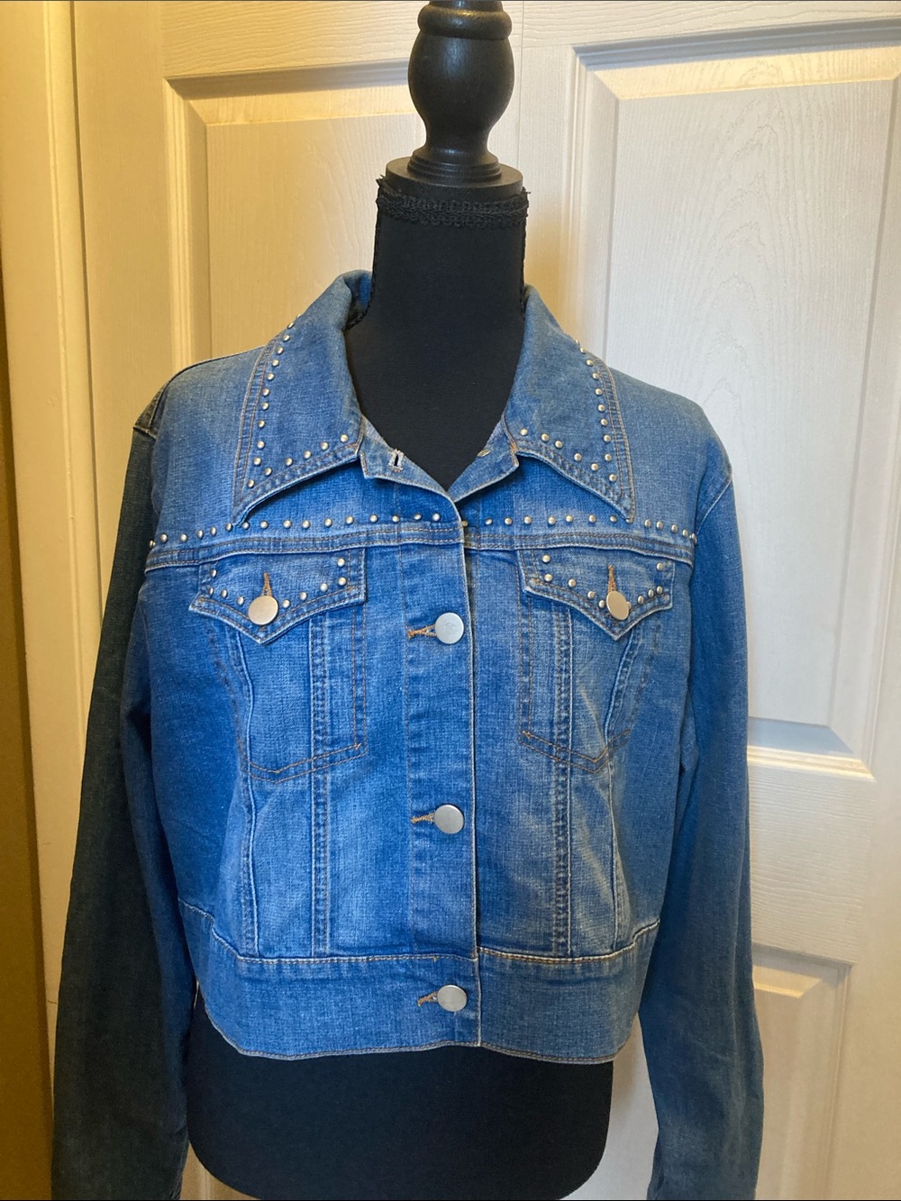 Studded Blue Denim Jacket - Women ..  Roper. Size XL